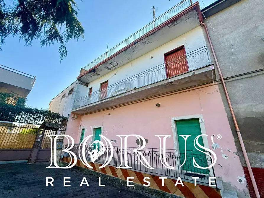 Immagine 1 di Casa indipendente in vendita  in Piazza Castello a Cancello Ed Arnone