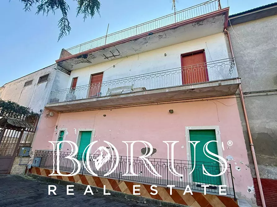 Immagine 2 di Casa indipendente in vendita  in Piazza Castello a Cancello Ed Arnone