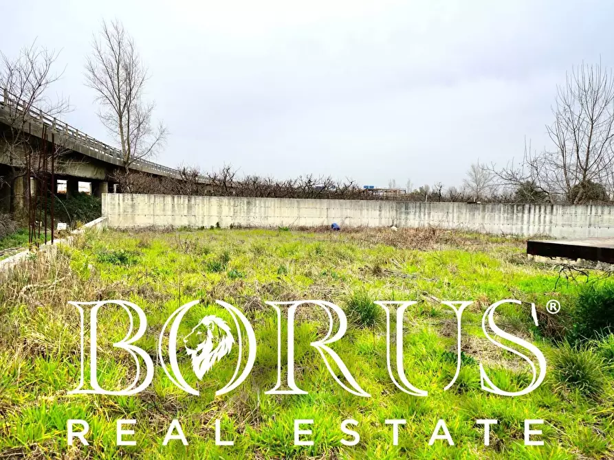 Immagine 24 di Magazzino in vendita  a San Marcellino