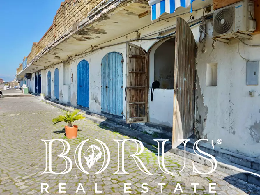 Immagine 1 di Locale commerciale in affitto  a Castel Volturno