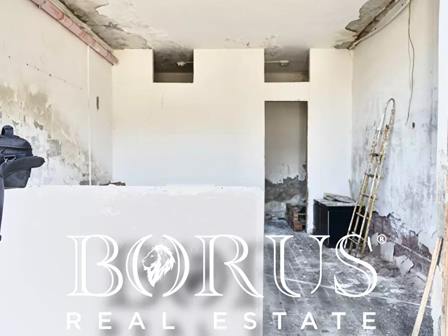 Immagine 2 di Locale commerciale in affitto  a Castel Volturno