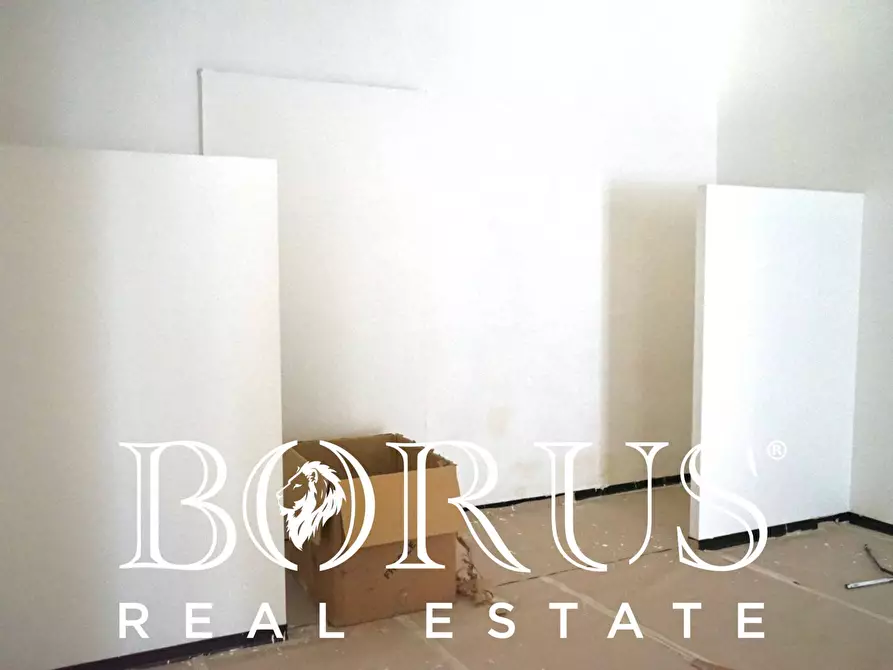 Immagine 8 di Locale commerciale in affitto  a Aversa