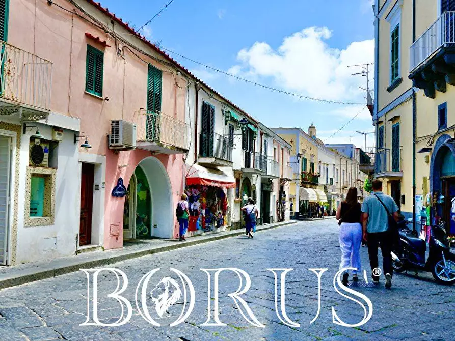 Immagine 2 di Casa indipendente in vendita  a Ischia