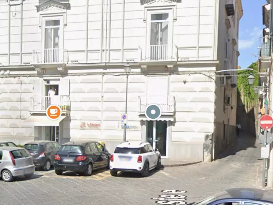 Immagine 2 di Locale commerciale in vendita  in PIAZZA TRIESTE E TRENTO a Aversa