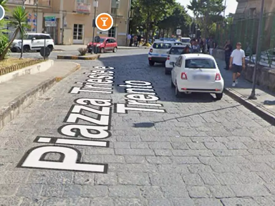 Immagine 4 di Locale commerciale in vendita  in PIAZZA TRIESTE E TRENTO a Aversa