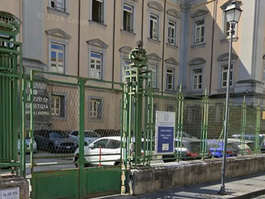 Immagine 8 di Locale commerciale in vendita  in PIAZZA TRIESTE E TRENTO a Aversa