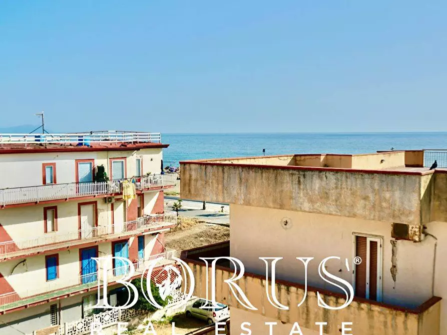 Immagine 1 di Appartamento in vendita  in Via Domiziana 431 a Mondragone