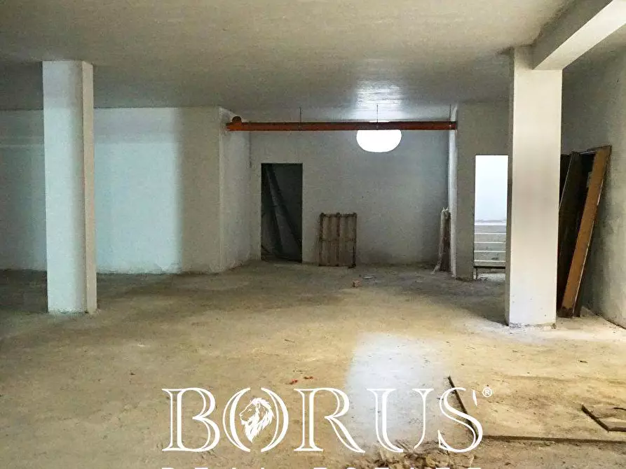 Immagine 1 di Magazzino in affitto  a Teverola