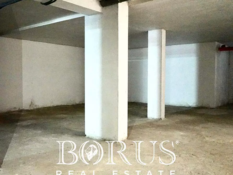 Immagine 2 di Magazzino in affitto  a Teverola