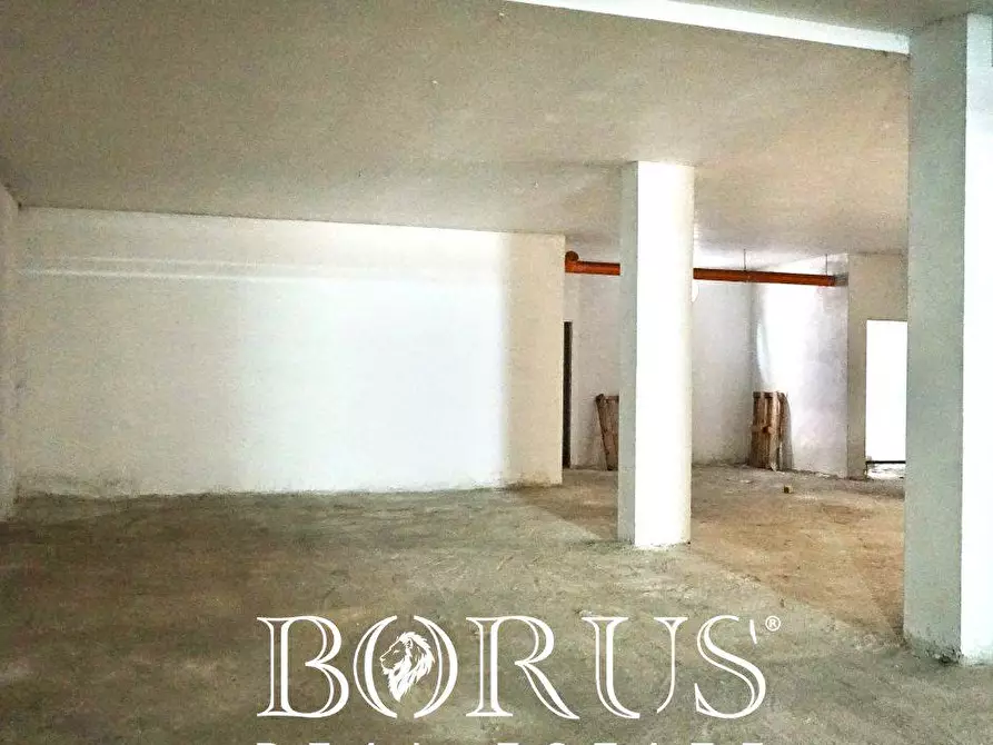 Immagine 5 di Magazzino in affitto  a Teverola