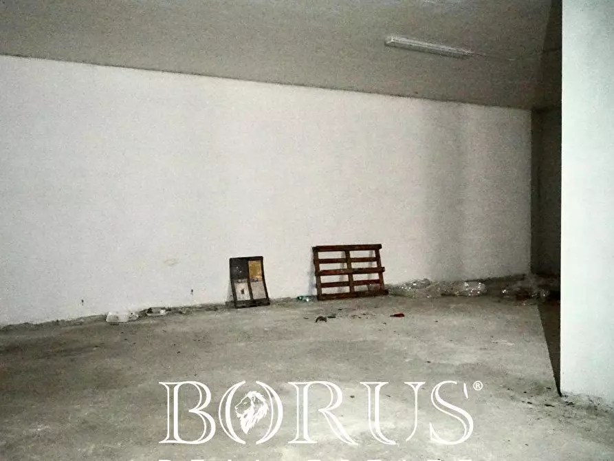 Immagine 6 di Magazzino in affitto  a Teverola