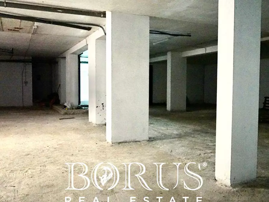 Immagine 10 di Magazzino in affitto  a Teverola