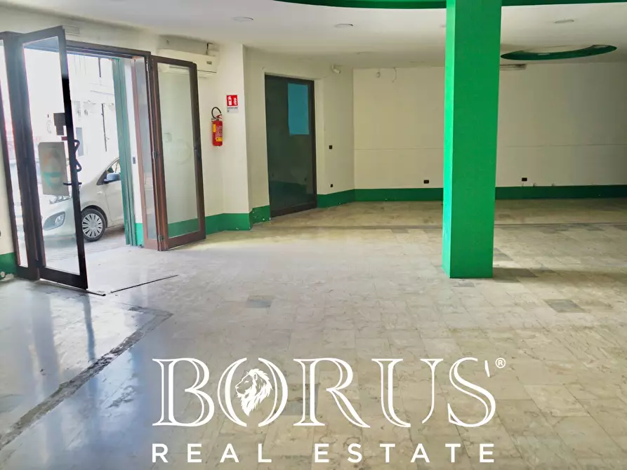 Immagine 1 di Locale commerciale in affitto  a Villa Di Briano