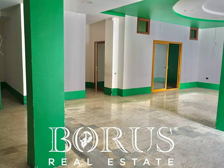 Immagine 3 di Locale commerciale in affitto  a Villa Di Briano