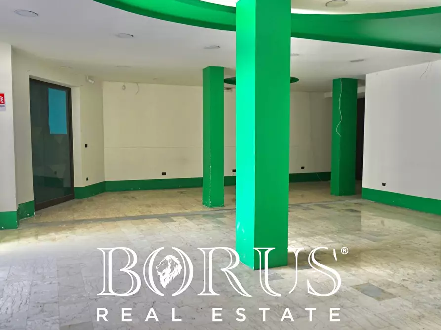 Immagine 9 di Locale commerciale in affitto  a Villa Di Briano