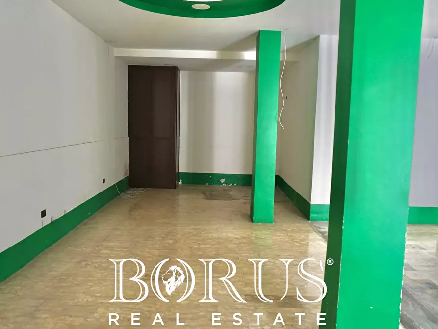 Immagine 12 di Locale commerciale in affitto  a Villa Di Briano