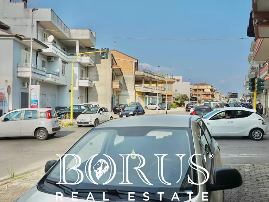 Immagine 13 di Locale commerciale in affitto  a Villa Di Briano