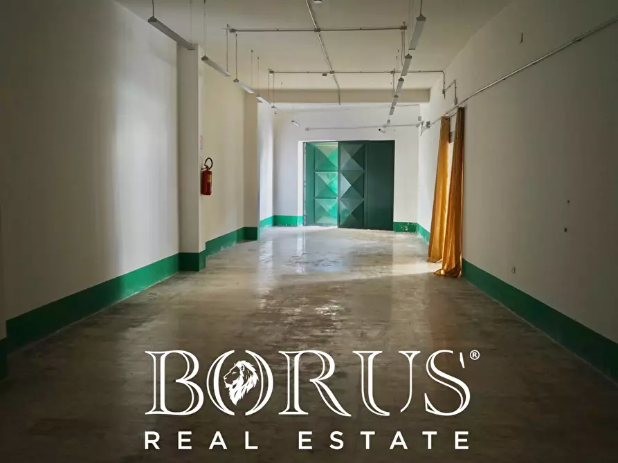 Immagine 18 di Locale commerciale in affitto  a Villa Di Briano