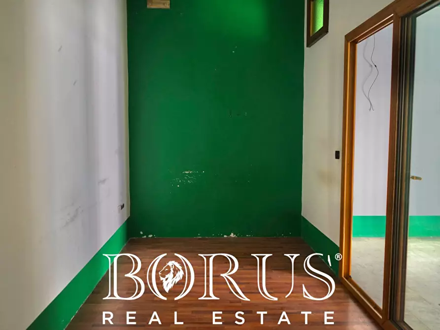 Immagine 22 di Locale commerciale in affitto  a Villa Di Briano