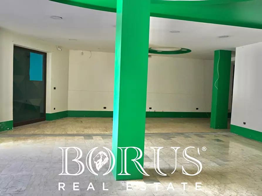 Immagine 24 di Locale commerciale in affitto  a Villa Di Briano