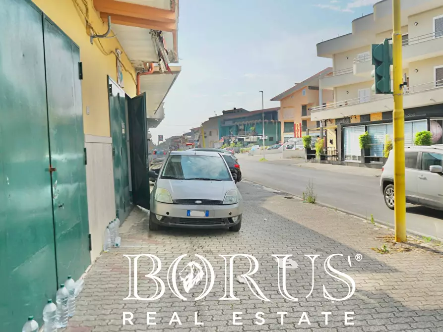 Immagine 28 di Locale commerciale in affitto  a Villa Di Briano