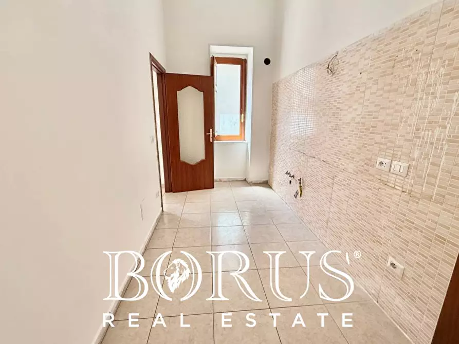 Immagine 3 di Locale commerciale in affitto  a Frattamaggiore