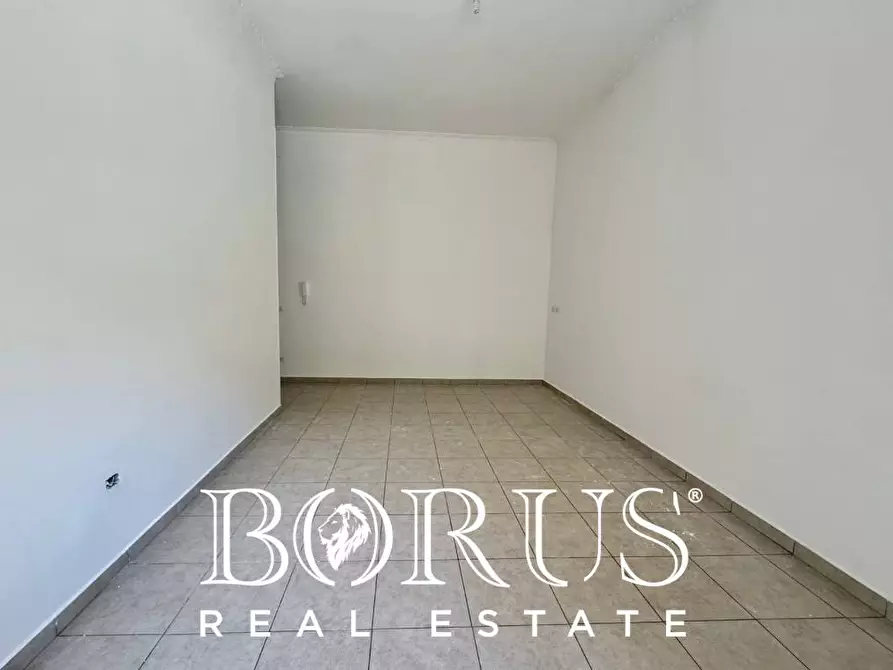 Immagine 5 di Locale commerciale in affitto  a Frattamaggiore