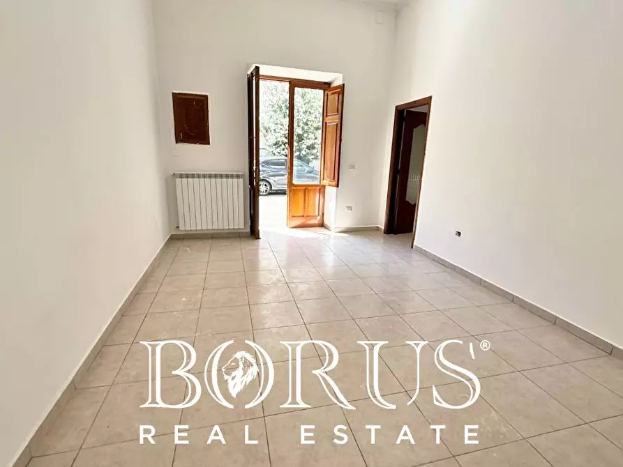 Immagine 6 di Locale commerciale in affitto  a Frattamaggiore