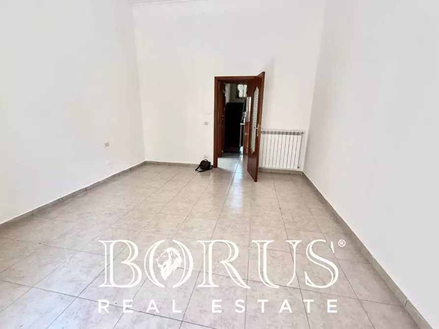 Immagine 8 di Locale commerciale in affitto  a Frattamaggiore