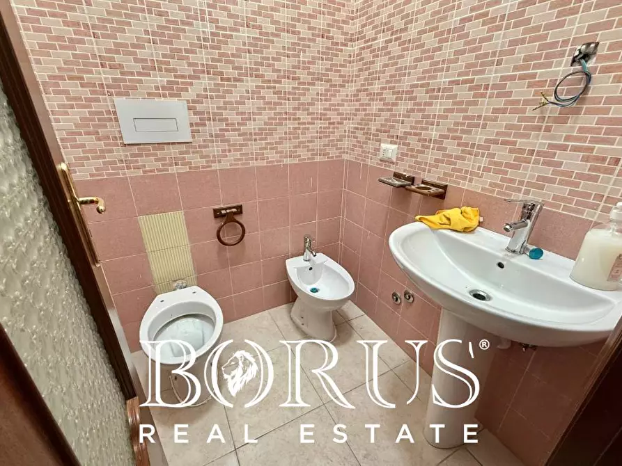 Immagine 10 di Locale commerciale in affitto  a Frattamaggiore