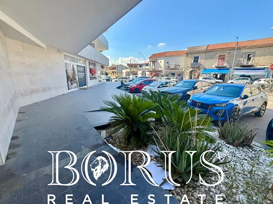 Immagine 8 di Locale commerciale in affitto  in Viale Europa a Aversa