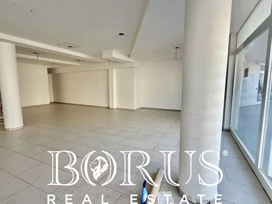 Immagine 9 di Locale commerciale in affitto  in Viale Europa a Aversa