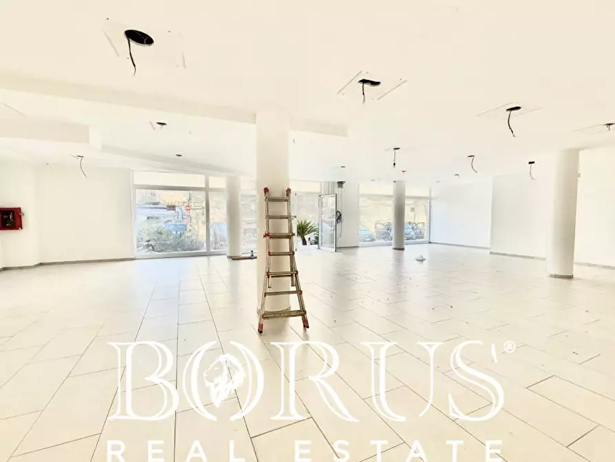 Immagine 13 di Locale commerciale in affitto  in Viale Europa a Aversa