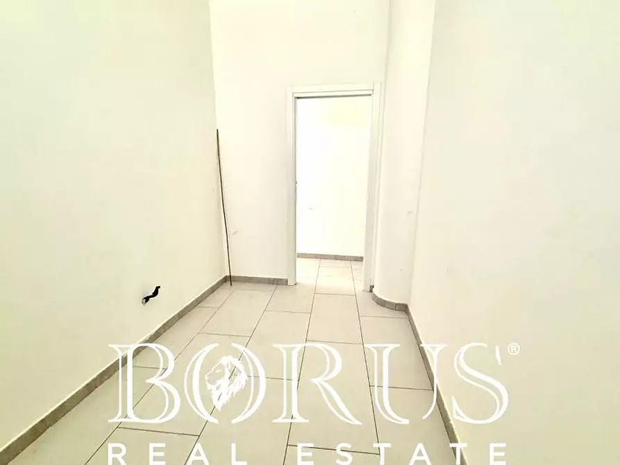 Immagine 17 di Locale commerciale in affitto  in Viale Europa a Aversa