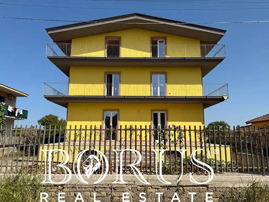 Immagine 1 di Palazzo in vendita  a Castel Volturno