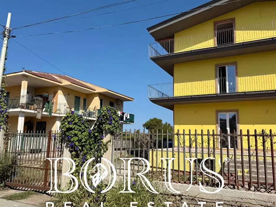 Immagine 2 di Palazzo in vendita  a Castel Volturno