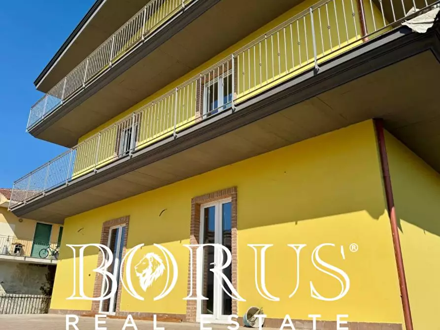 Immagine 8 di Palazzo in vendita  a Castel Volturno