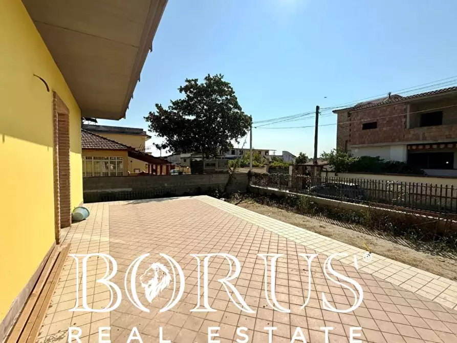 Immagine 12 di Palazzo in vendita  a Castel Volturno