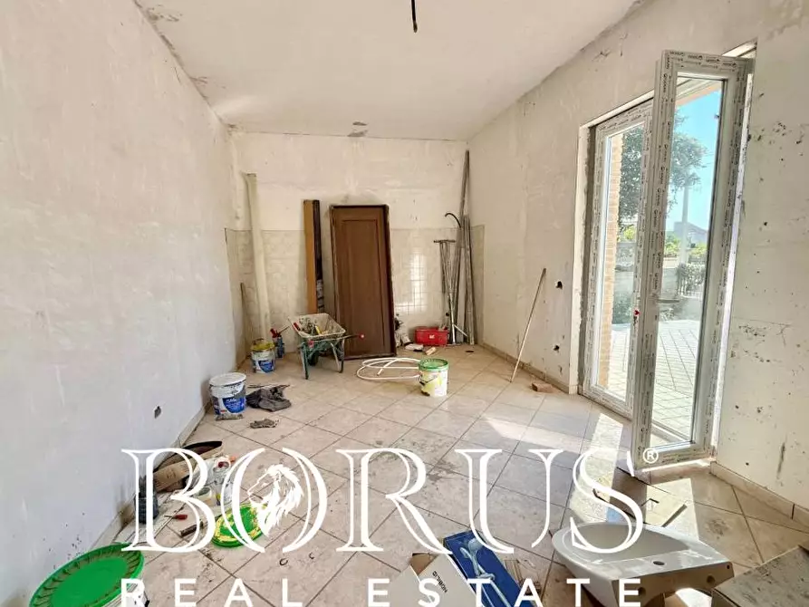 Immagine 13 di Palazzo in vendita  a Castel Volturno