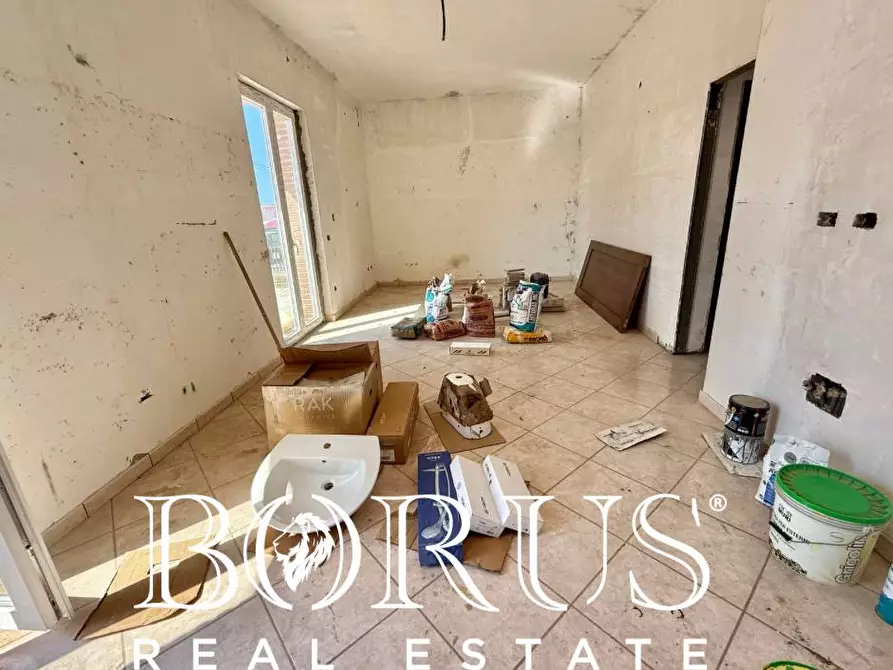 Immagine 14 di Palazzo in vendita  a Castel Volturno