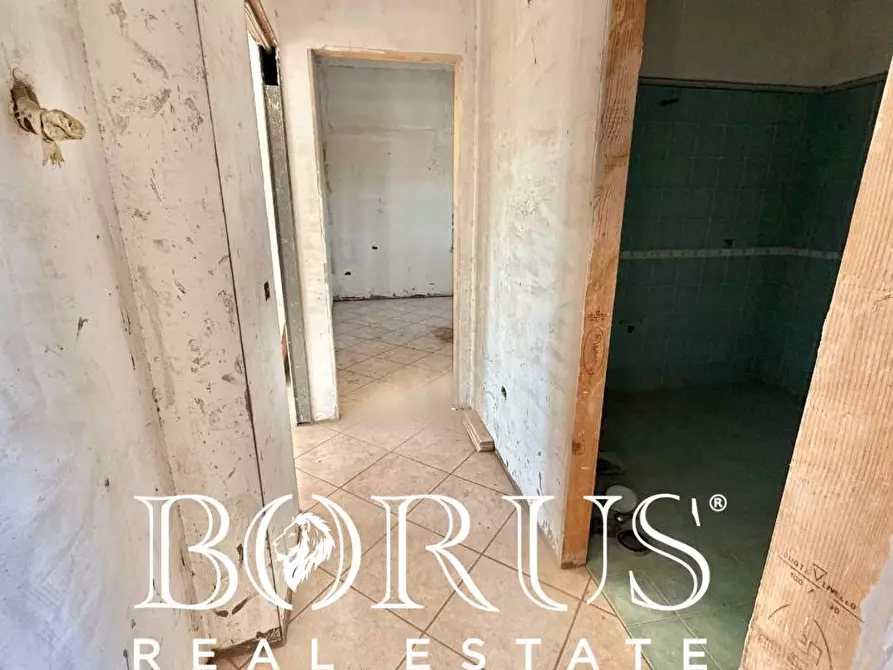 Immagine 18 di Palazzo in vendita  a Castel Volturno