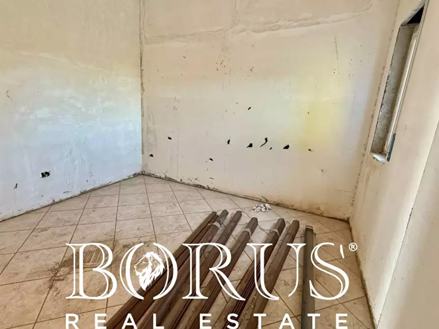 Immagine 21 di Palazzo in vendita  a Castel Volturno