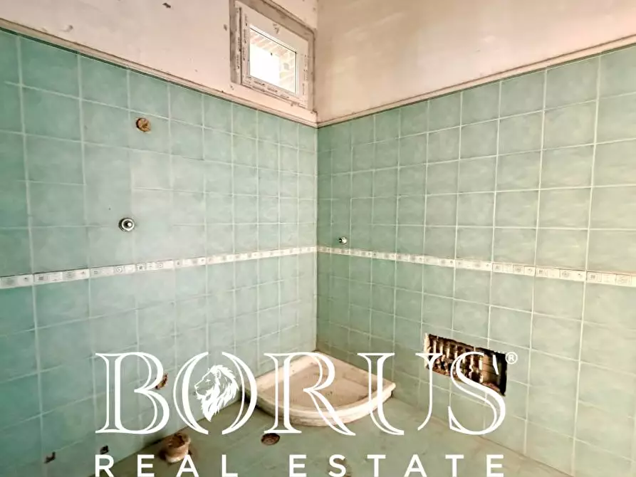 Immagine 24 di Palazzo in vendita  a Castel Volturno