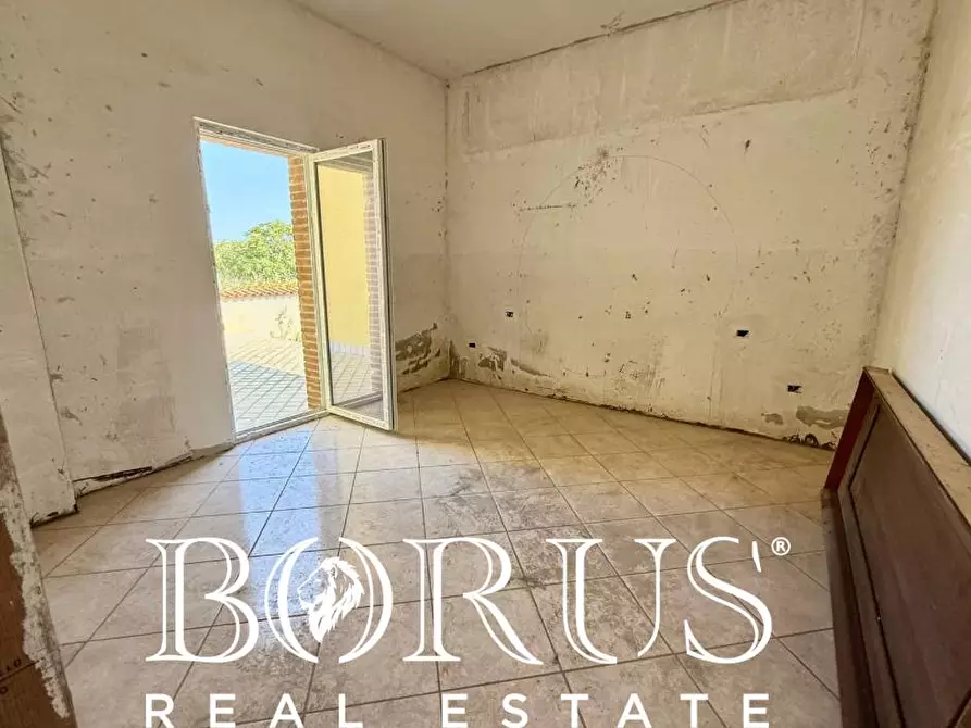 Immagine 25 di Palazzo in vendita  a Castel Volturno