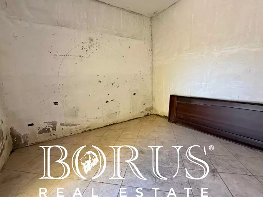 Immagine 27 di Palazzo in vendita  a Castel Volturno