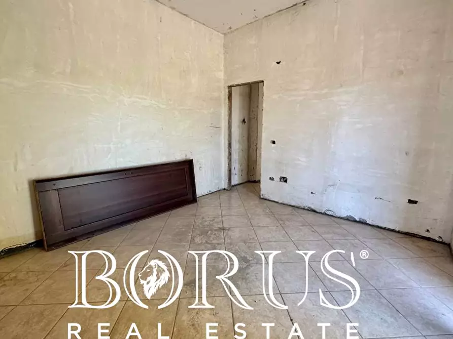 Immagine 28 di Palazzo in vendita  a Castel Volturno