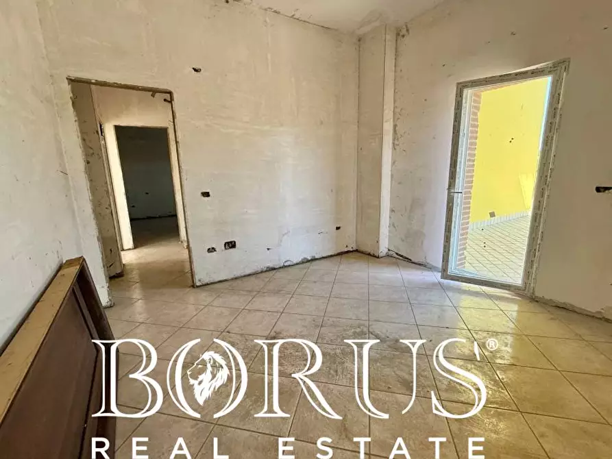 Immagine 29 di Palazzo in vendita  a Castel Volturno