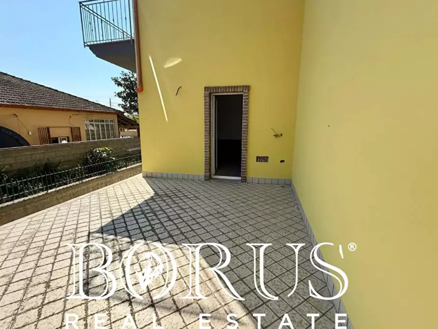 Immagine 33 di Palazzo in vendita  a Castel Volturno