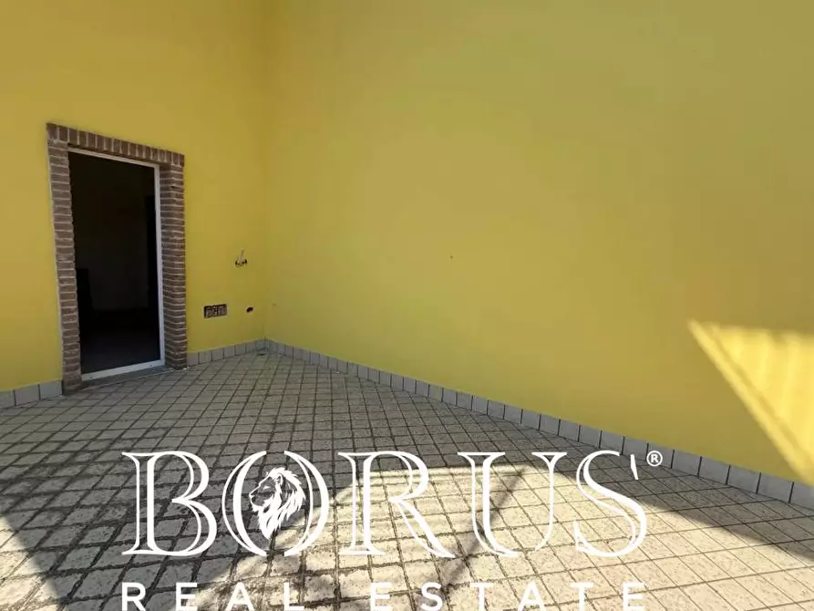 Immagine 34 di Palazzo in vendita  a Castel Volturno