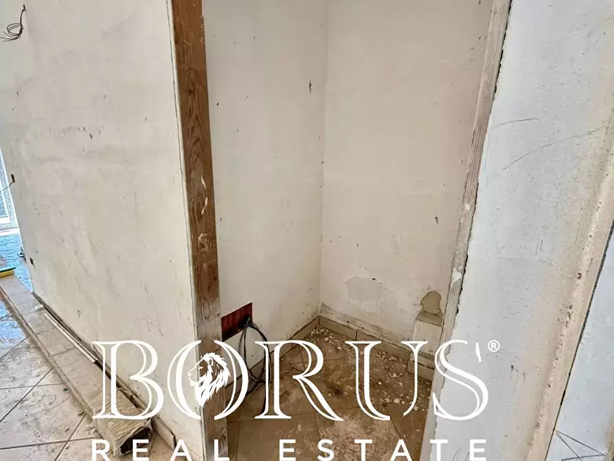 Immagine 40 di Palazzo in vendita  a Castel Volturno